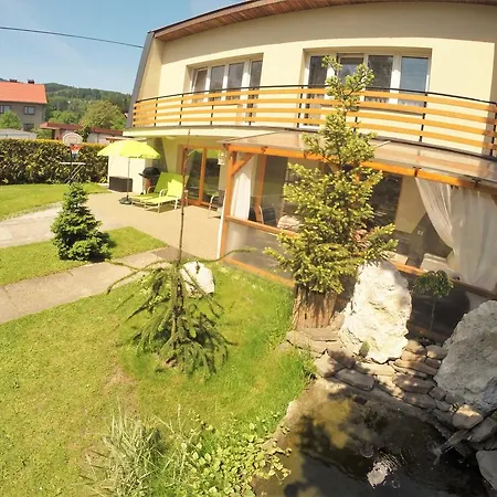 Apartamento Rebel House Frýdlant nad Ostravicí Exterior foto