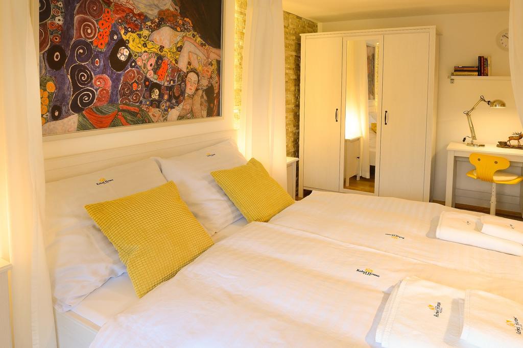 Rebel House Apartment